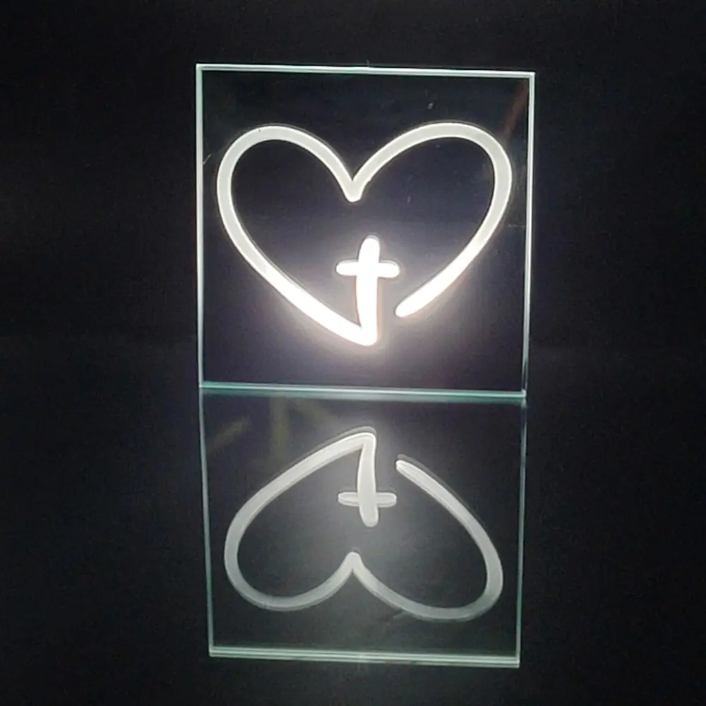 Cross in Heart Square2