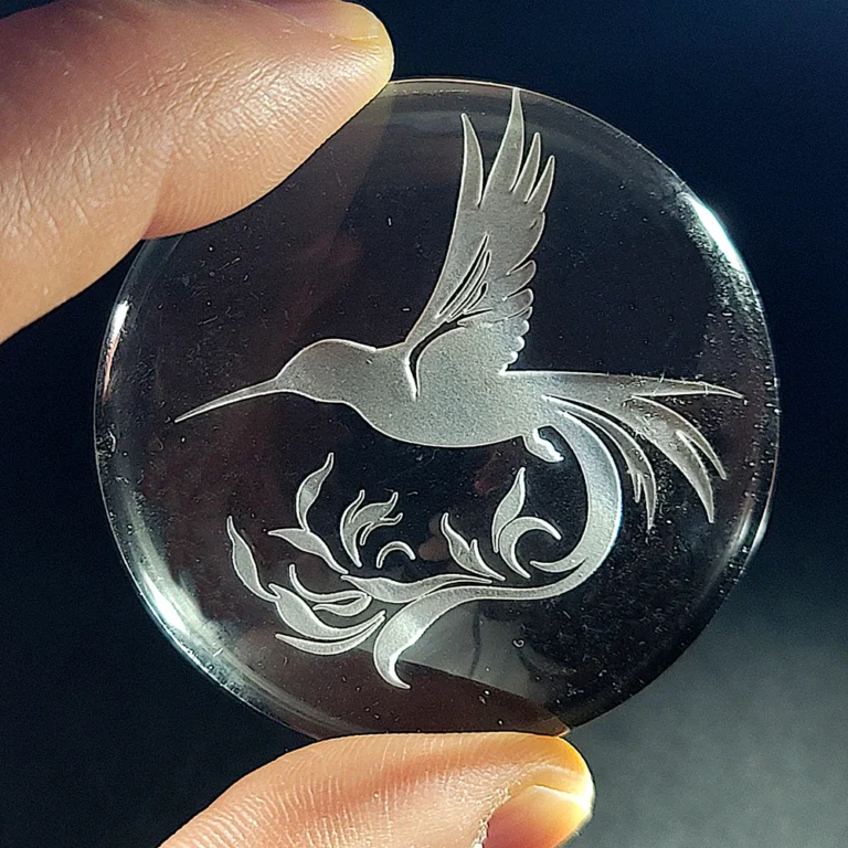 hummingbird cabochon, nature symbol gift, inspirational wildlife art, hummingbird collectible, minimalist nature decor, resilience symbol, handcrafted wildlife token, uplifting nature design